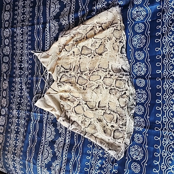 Tank top - Picture 2 of 3